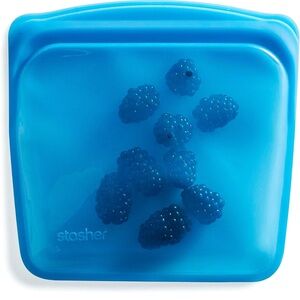 NEW Stasher Reusable Silicone Bag in Blue - Sandwich size